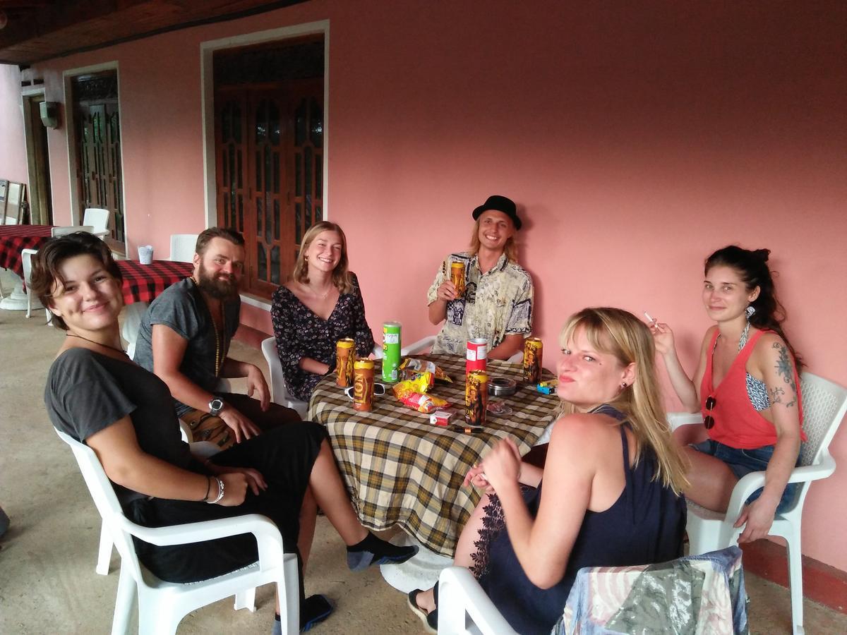 Tharurashmi Sea Pond Villa & Surf Hostel - Hiriketiya Dikwella Dış mekan fotoğraf