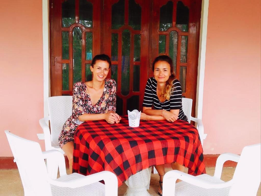 Tharurashmi Sea Pond Villa & Surf Hostel - Hiriketiya Dikwella Dış mekan fotoğraf